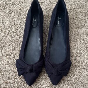 Bandolino Women's Elegant navy blue knot shoes